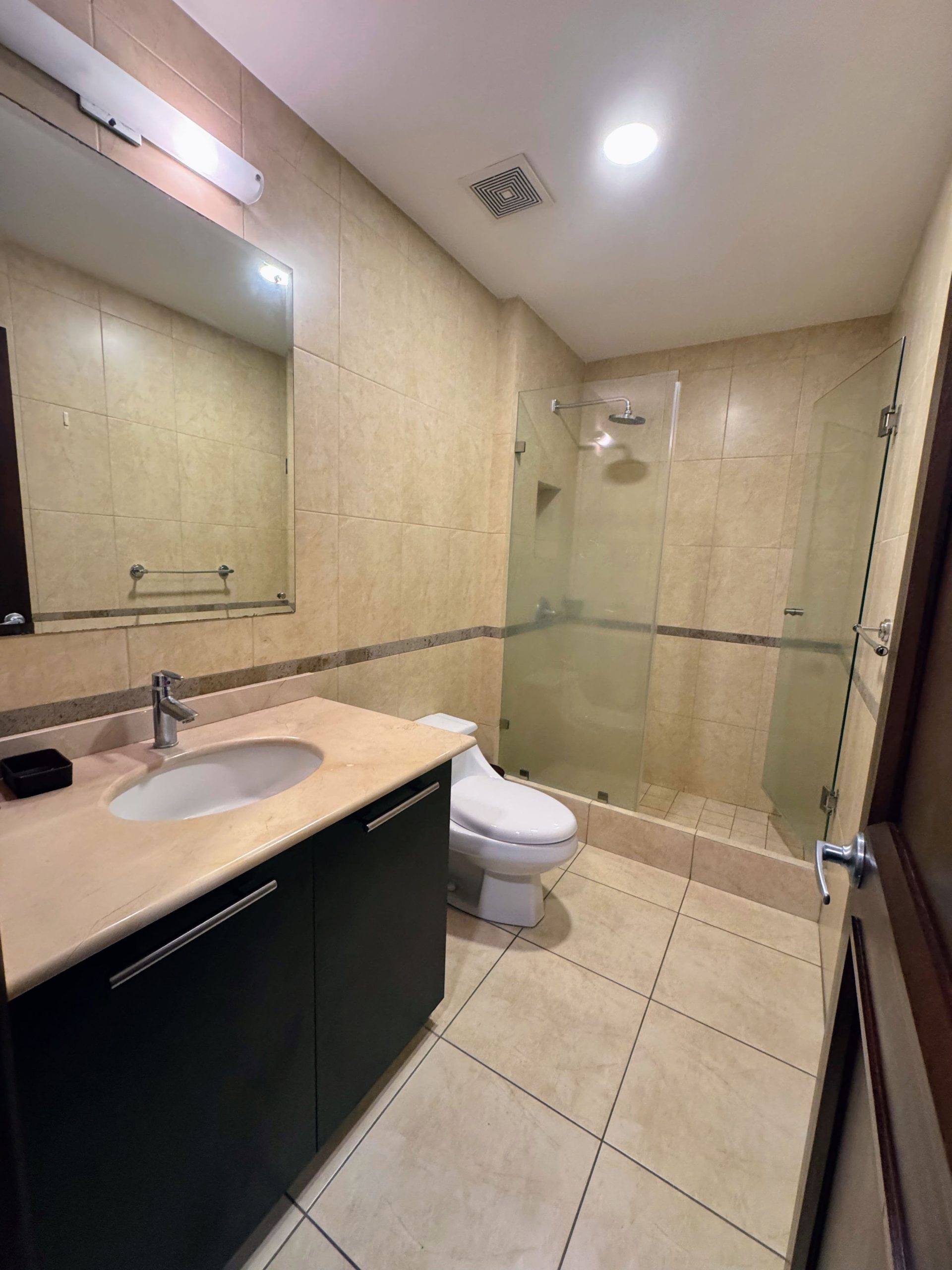 Apartamento amueblado en Renta zona 10 - Miniatura 8