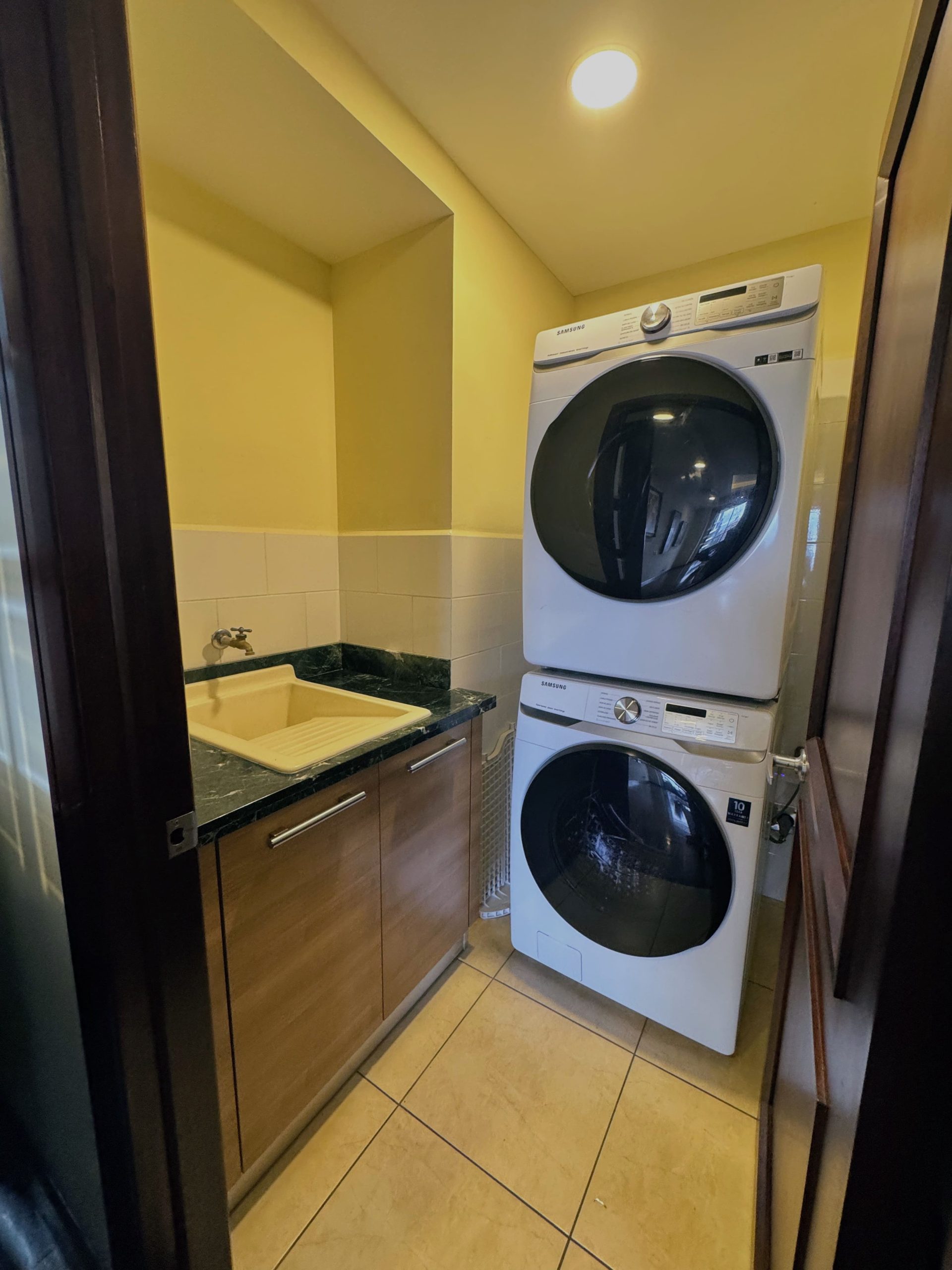 Apartamento amueblado en Renta zona 10 - Miniatura 12
