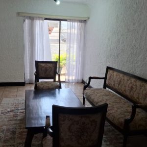 Apartamento semi-amueblado en Renta zona 10