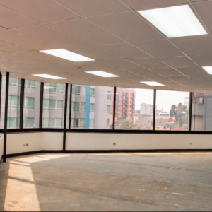 Oficina en renta zona 10 / Murano Center
