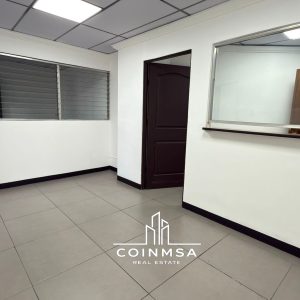 Oficina de en renta en zona 13 / Plaza Profesional
