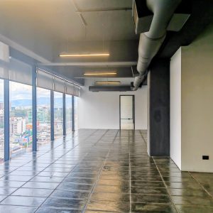 Oficina en renta zona 10  / Edificio 01010